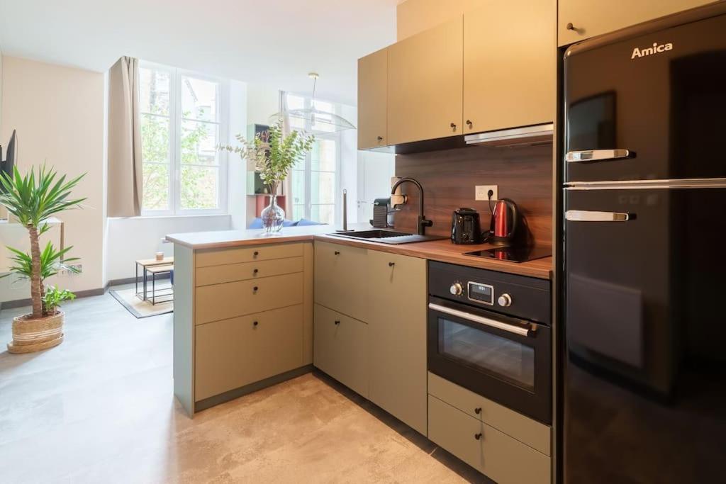 Appartement Lumineux Avec Cour 肖蒙 外观 照片
