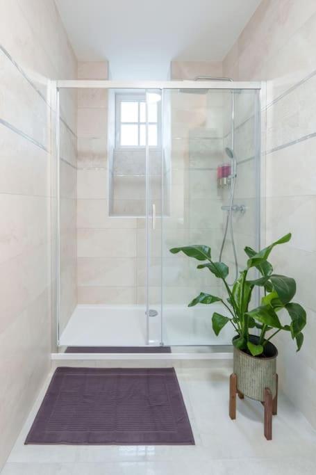 Appartement Lumineux Avec Cour 肖蒙 外观 照片